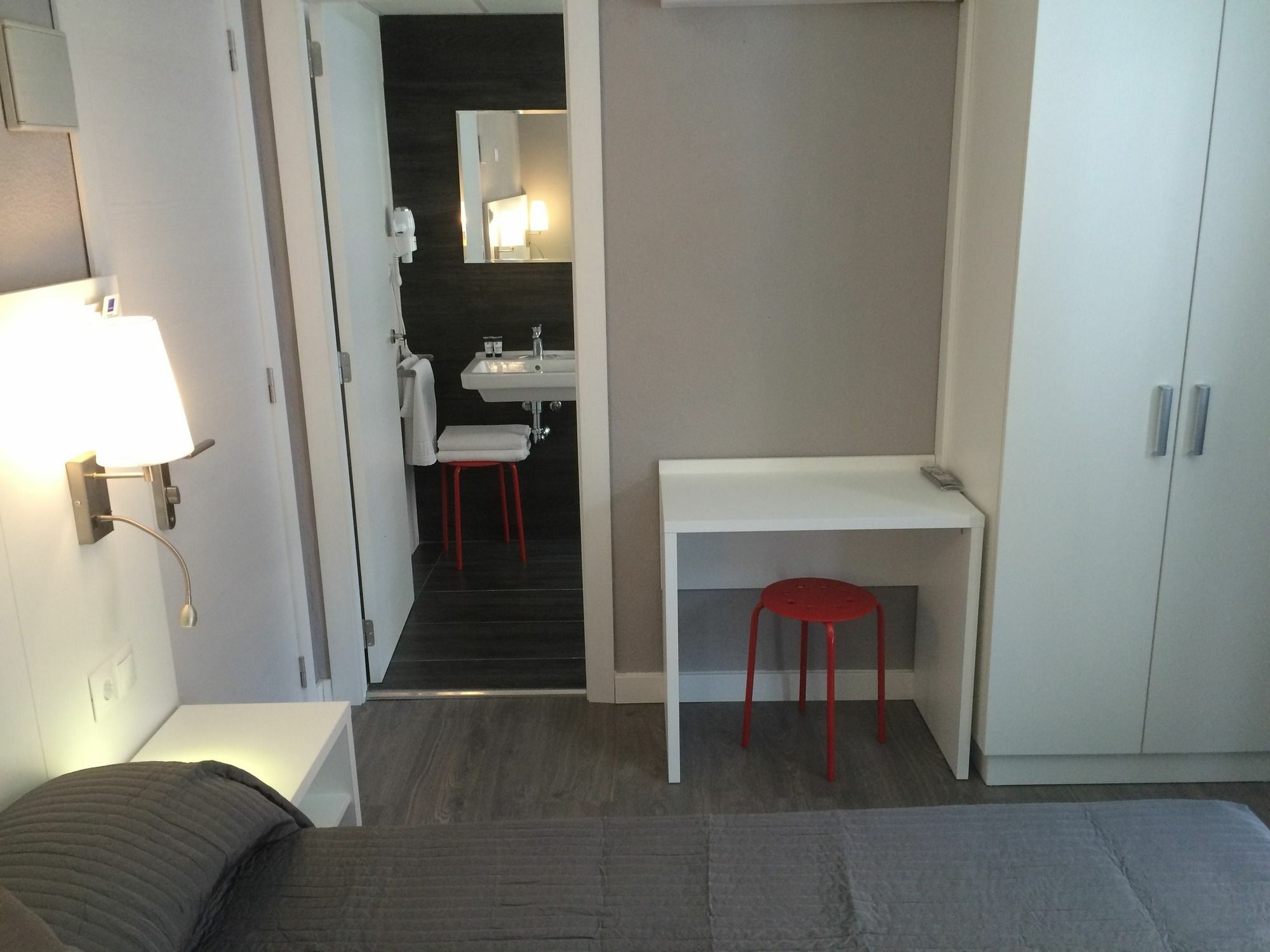 Benidorm Beach Hostel Hotel